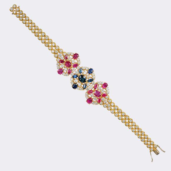 Auktionshaus StahlSplendid Ruby Sapphire and Diamond Parure with Feston Necklace, Bracelet and Pair of Earrings.
