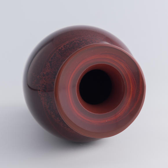 Oakridge Auction Gallery十九世紀(jì) 料器瓶  A Chinese glass vase