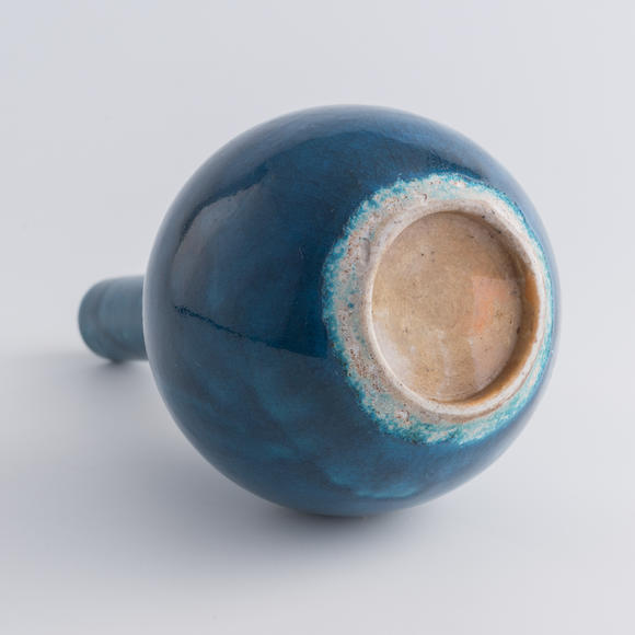 Oakridge Auction Gallery十九世紀(jì) 孔雀藍(lán)天球瓶  A Chinese peacock blue-glazed tianqiu vase