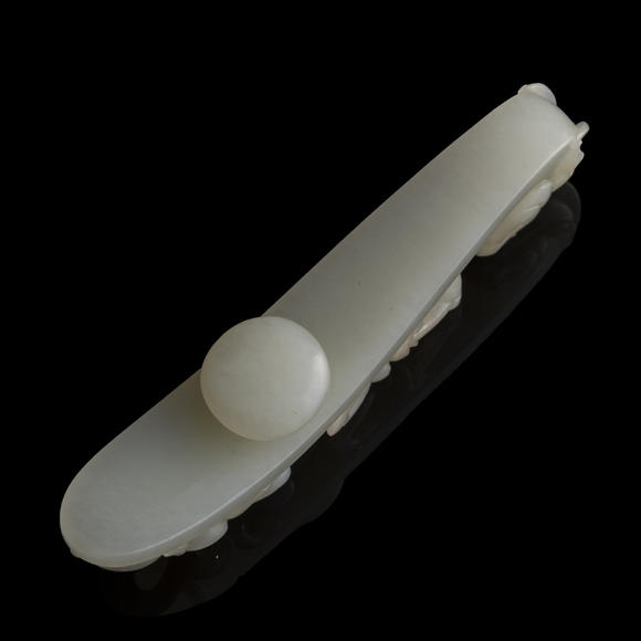 Oakridge Auction Gallery清代 白玉雕龍鉤兩根  Two Chinese white jade dragon hooks