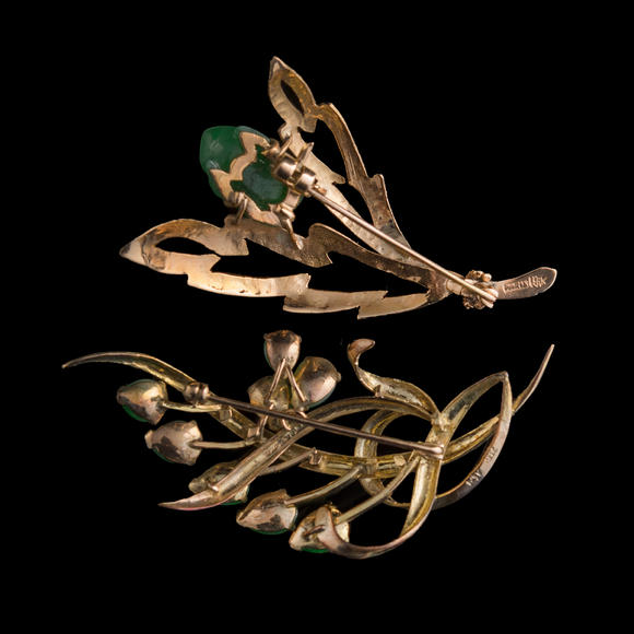 Oakridge Auction Gallery金屬鑲翡翠胸針兩件  Two Chinese jadeite-set metal brooches