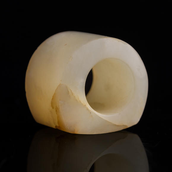 Oakridge Auction Gallery十九世紀 白玉扳指  A Chinese white jade archer’s ring