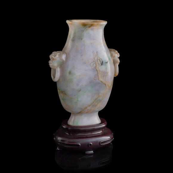 Oakridge Auction Gallery清代 翡翠鋪首尊（附硬木座）  A Chinese jadeite double-handled vase