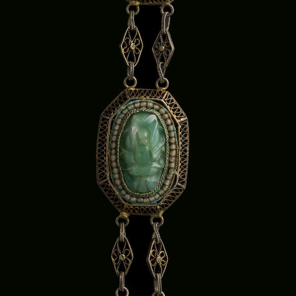 Oakridge Auction Gallery民國 銀嵌翡翠項鍊  A Chinese jadeite-inset silver necklace