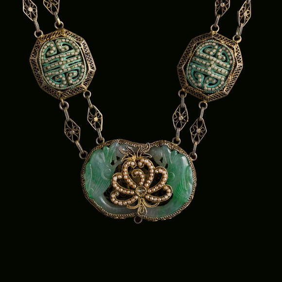 Oakridge Auction Gallery民國 銀嵌翡翠項鍊  A Chinese jadeite-inset silver necklace