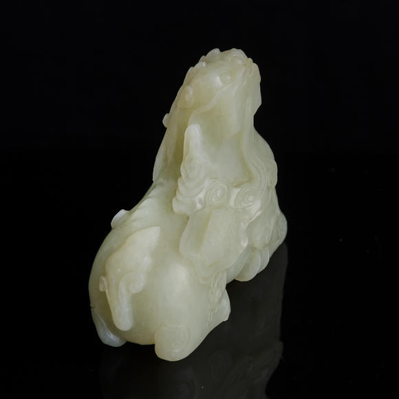 Oakridge Auction Gallery玉貔貅  A Chinese jade carving of Pixiu