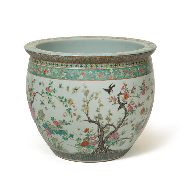 Oakridge Auction Gallery十九世紀 粉彩花鳥大缸  A large Chinese famille rose 'flower and bird' jar