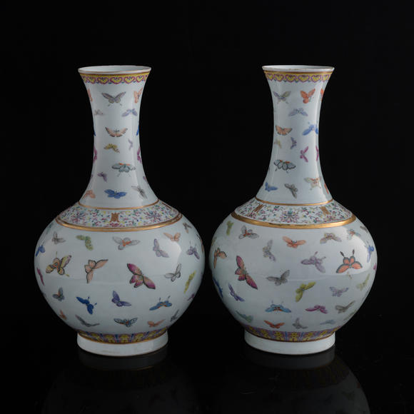 Oakridge Auction Gallery清光緒 粉彩百蝶賞瓶一對  A pair of Chinese famille rose 'hundred butterflies' shang vases
