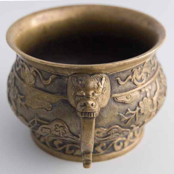 Oakridge Auction Gallery清代 胡文明款銅鶴鹿同春紋龍耳簋式爐  A Chinese bronze 'crane and deer' gui-form censer