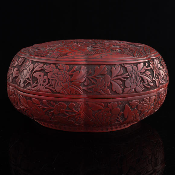 Oakridge Auction Gallery清代 剔紅雕八仙人物花口捧盒  A Chinese cinnabar 'immortals' foliate lidded box