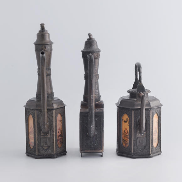 Oakridge Auction Gallery清代/民國(guó) 錫壺三把  Three Chinese pewter teapots