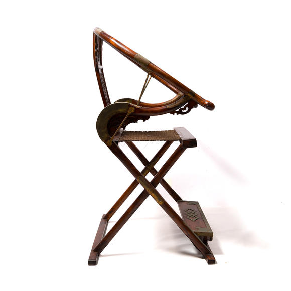 Oakridge Auction Gallery黃花梨交椅  A Chinese Huanghuali folding armchair