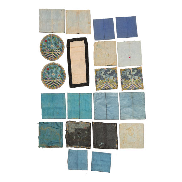 Oakridge Auction Gallery十九世紀 各式織繡及補子二十一個  Twenty Chinese rank badges and one embroidery