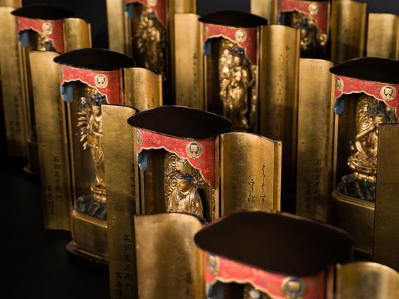 Galerie ZackeYAMAMOTO MOSUKE: A HIGHLY IMPORTANT COMPLETE SET OF 33 ‘THE SAIGOKU KANNON PILGRIMAGE ‘GOLD LACQUER ZUSHI (PORTABLE BUDDHIST SHRINES), DATED 1854