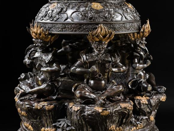Galerie ZackeHAYASHI HARUSADA: A MONUMENTAL (234 CM) PARCEL-GILT BRONZE ‘RYUJIN AND DRAGONS’ EXHIBITION KORO (INCENSE BURNER)