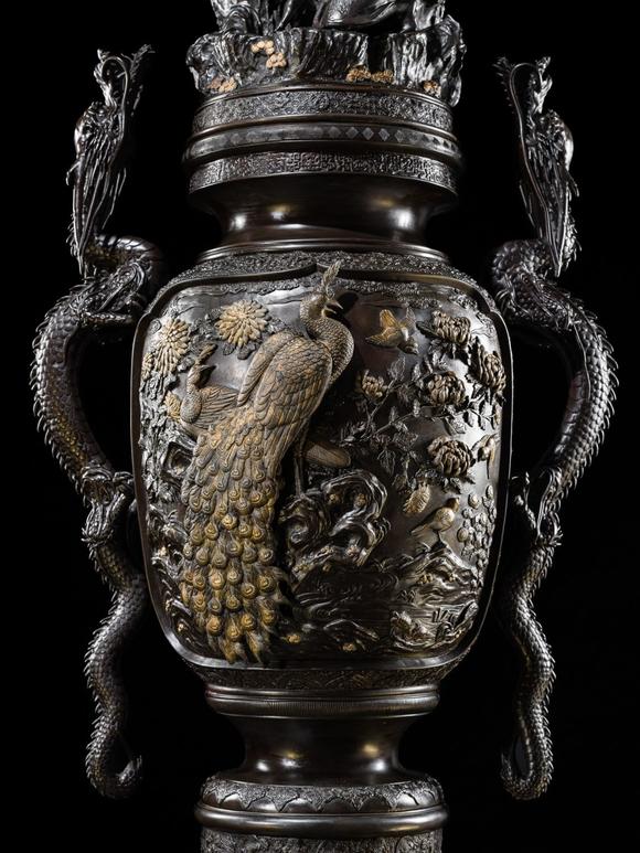 Galerie ZackeHAYASHI HARUSADA: A MONUMENTAL (234 CM) PARCEL-GILT BRONZE ‘RYUJIN AND DRAGONS’ EXHIBITION KORO (INCENSE BURNER)