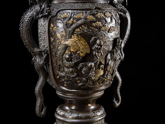 Galerie ZackeHAYASHI HARUSADA: A MONUMENTAL (234 CM) PARCEL-GILT BRONZE ‘RYUJIN AND DRAGONS’ EXHIBITION KORO (INCENSE BURNER)
