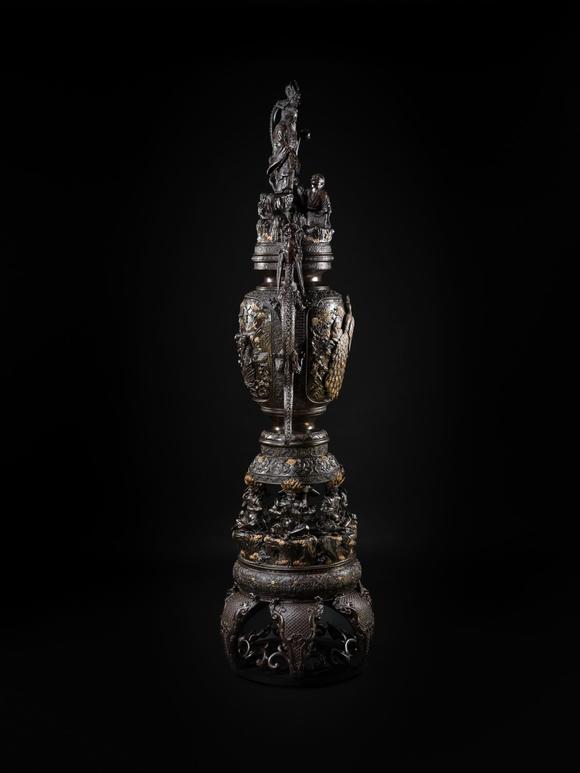 Galerie ZackeHAYASHI HARUSADA: A MONUMENTAL (234 CM) PARCEL-GILT BRONZE ‘RYUJIN AND DRAGONS’ EXHIBITION KORO (INCENSE BURNER)