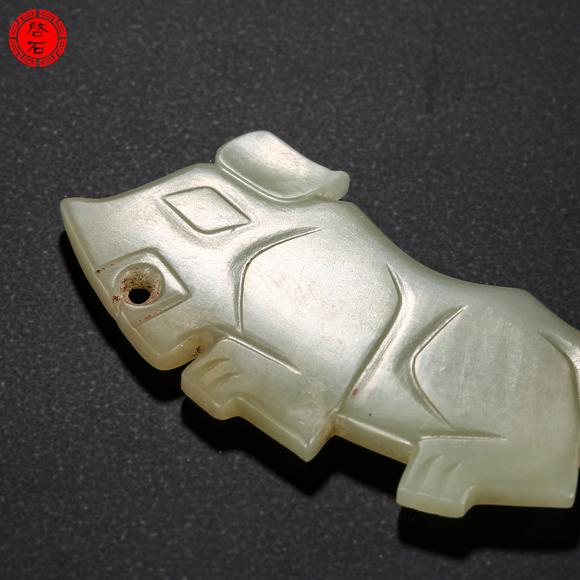 北京啟石明 虎形佩