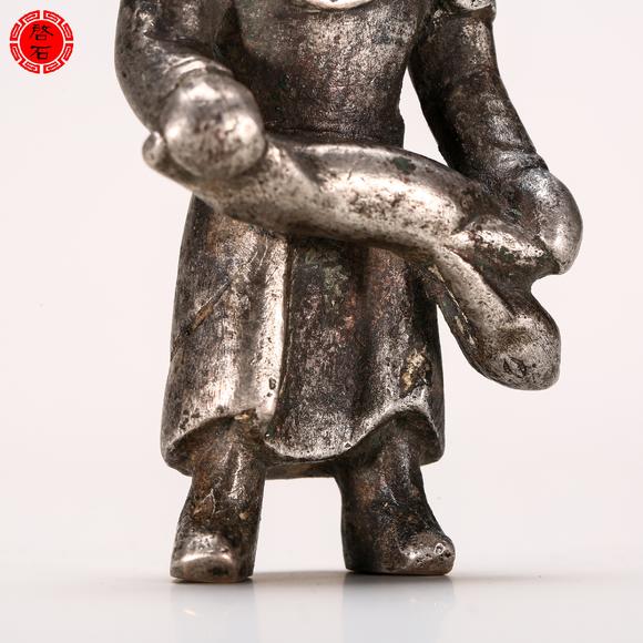 北京啟石明 銀質(zhì)狩獵人物像