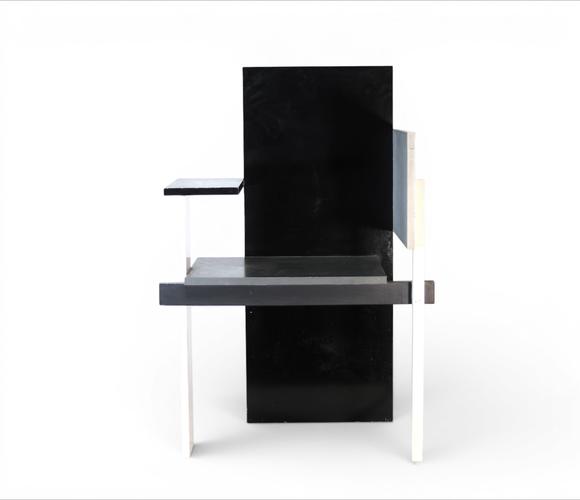 Goldfield Auction sarlsGERRIT THOMAS RIETVELD (1888-1964), chaise ? Berlin ?, modèle créé en 1923, structure en bois peint noir, blanc et gris à composition géométrique asym