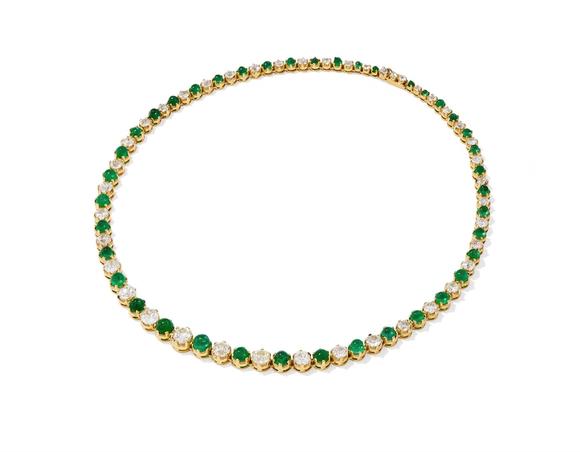 DreweattsAN EMERALD AND DIAMOND LINE NECKLACE