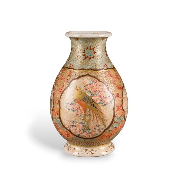 Hargesheimer Kunstauktionen DüsseldorfEINE KLEINE SATSUMA-VASE