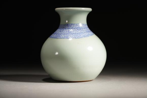古河會(huì)青花小抱月瓶