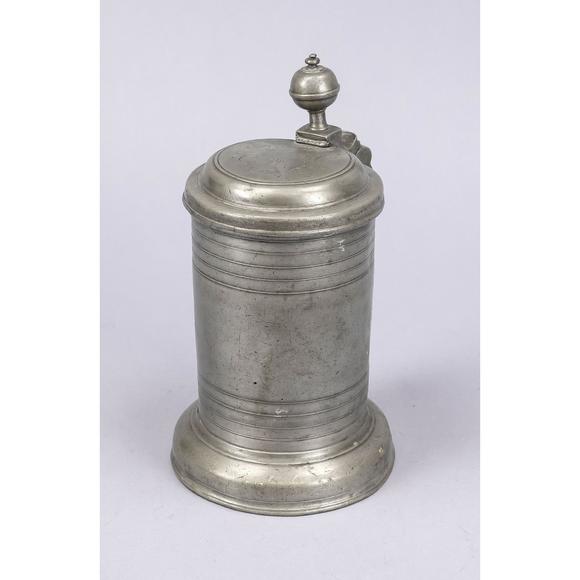 Historia AuktionshausBeer mug, 18th century, pewter. Fla