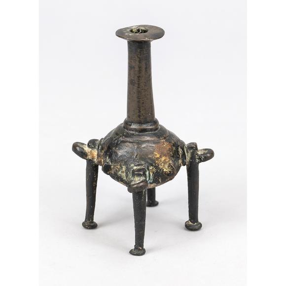 Historia AuktionshausBronze vessel, coal container, cosm
