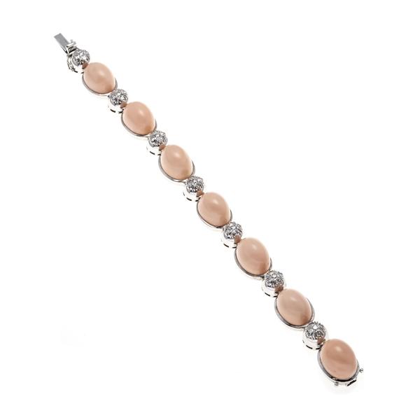 Historia AuktionshausCoral and diamond bracelet WG 750/0