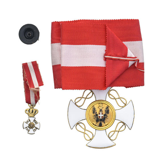 Piguet - H?tel des VentesRoyaume d'Italie, Ordre de la Couronne, fondé en 1868, croix de Commandeur en vermeil et émail