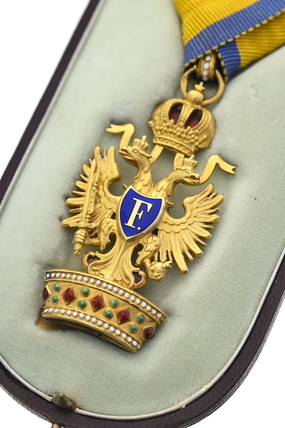 Piguet - H?tel des VentesEmpire austro-hongrois, Ordre de la Couronne de Fer, restauré en 1816, insigne de 3ème classe en or et émail