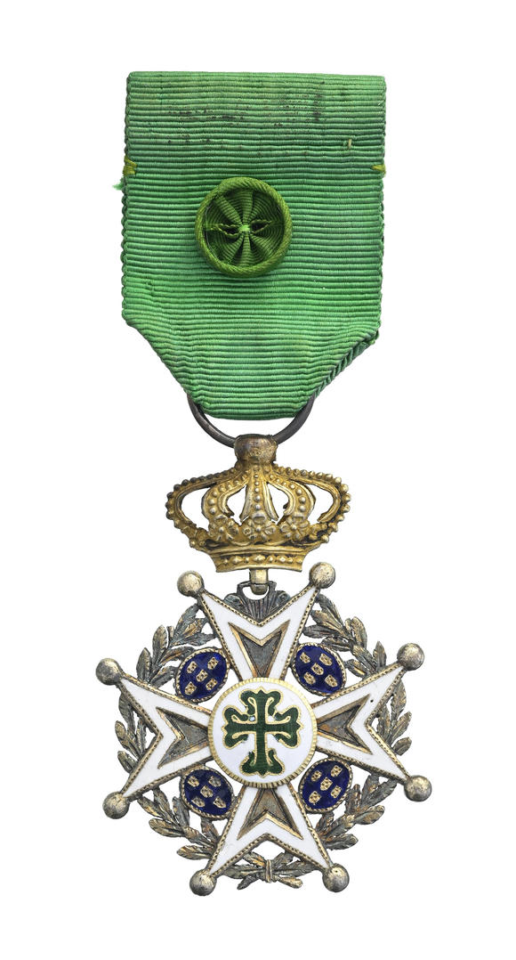 Piguet - H?tel des VentesPortugal, Ordre de Saint-Beno?t d'Aviz, croix d'Officier en vermeil, or (centres) et émail, modèle militaire, diam. 4 cm