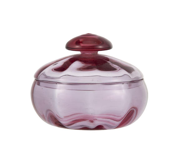 Piguet - H?tel des VentesMoser. Bonbonnière style Art Déco en verre rose, signée, h. 8 cm