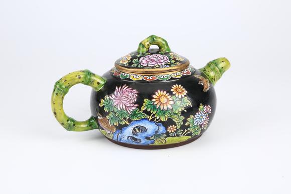 千美會(huì)紫砂胎畫(huà)琺瑯安居樂(lè)業(yè)紋竹節(jié)形執(zhí)壺