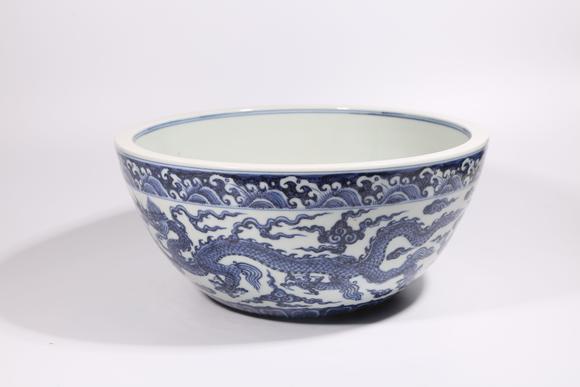 千美會(huì)青花雲(yún)龍紋缽式碗