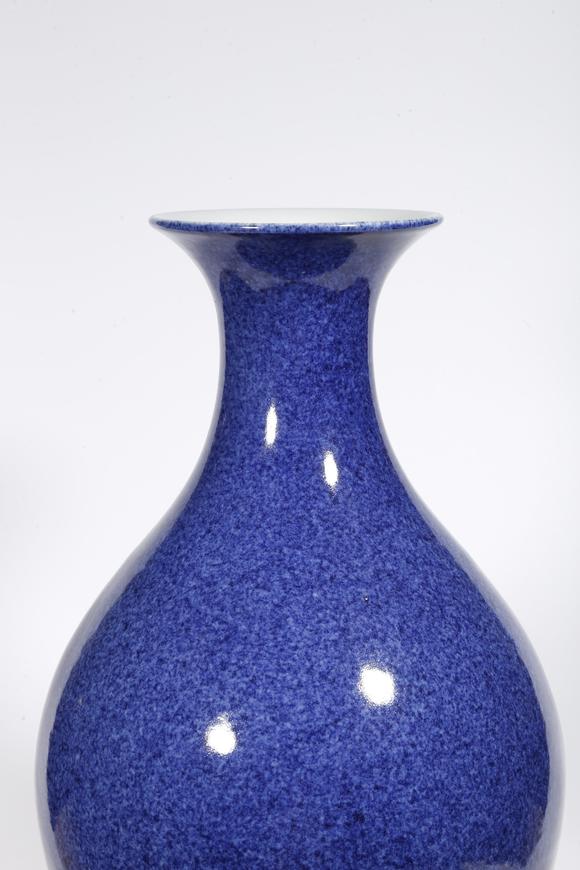 千美會灑藍(lán)釉橄欖瓶