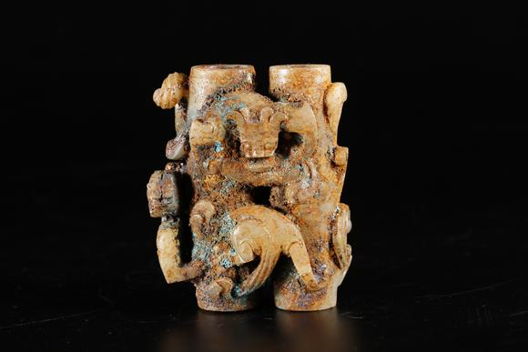 千美會和田玉雕獸面龍紋雙聯(lián)勒子