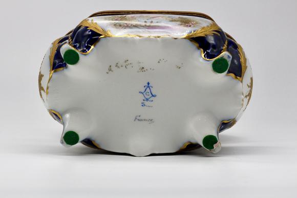 KARSON AUCTIONFrench Sèvres Fine Porcelain Hand-Painted Jewelry Box