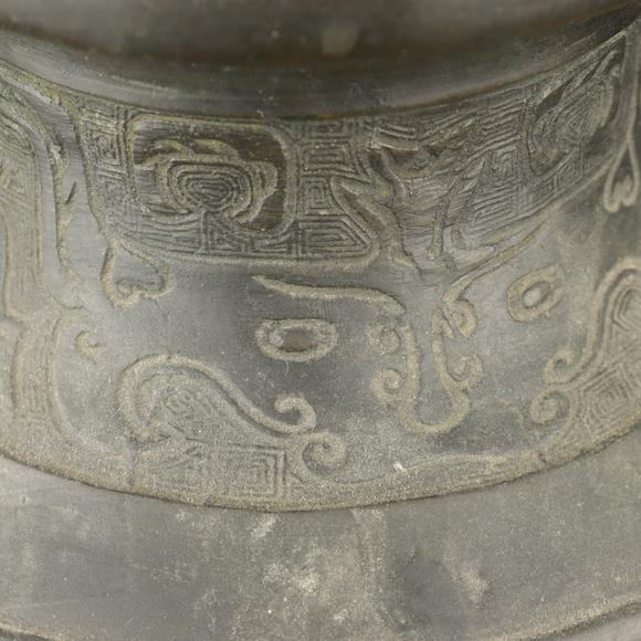 朱雀美術(shù)拍賣古銅雙龍耳大瓶 在銘