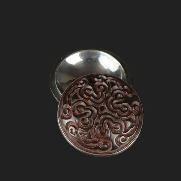 朱雀美術(shù)拍賣清 剔犀香盒