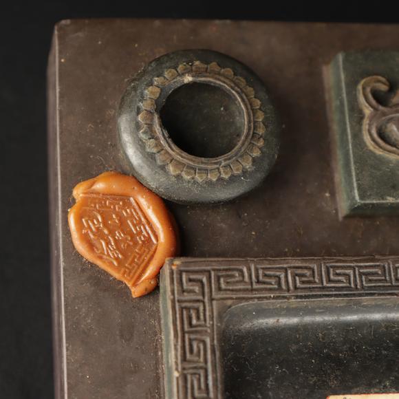 朱雀美術(shù)拍賣清 巧雕端硯（付82年發(fā)票）