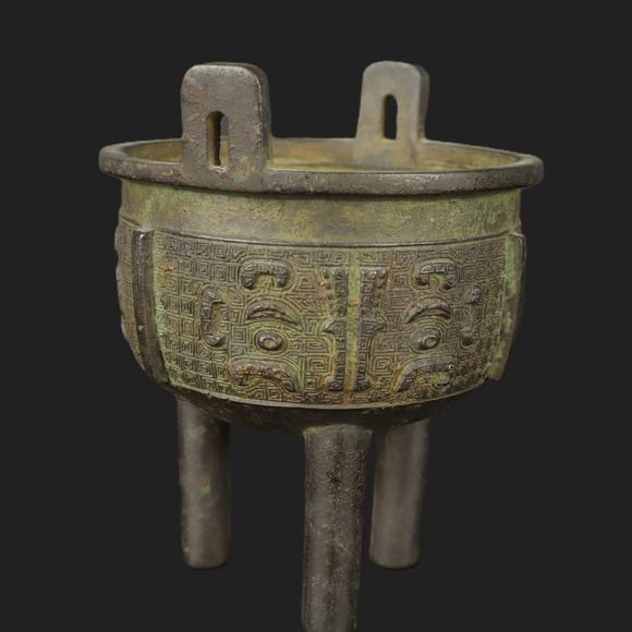 朱雀美術(shù)拍賣明 青銅三足鼎