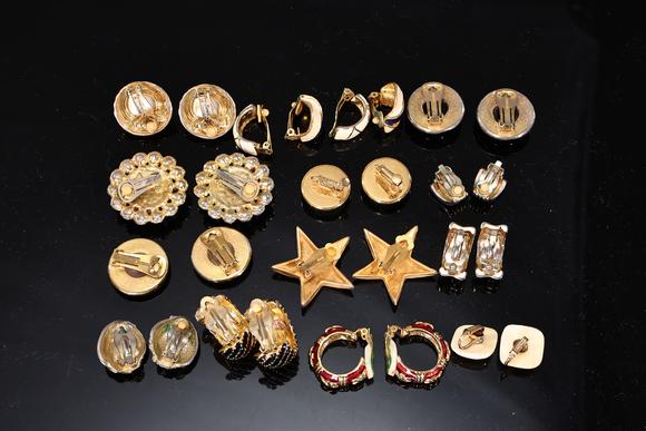 Karl s Collections IncGroup Of Vintage 80s Costume Jewelry 