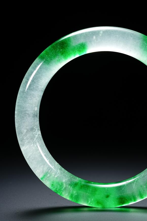 HUNG YUN ZHAI AUCTION HOUSE INCJadeite and Gemstone Bangles