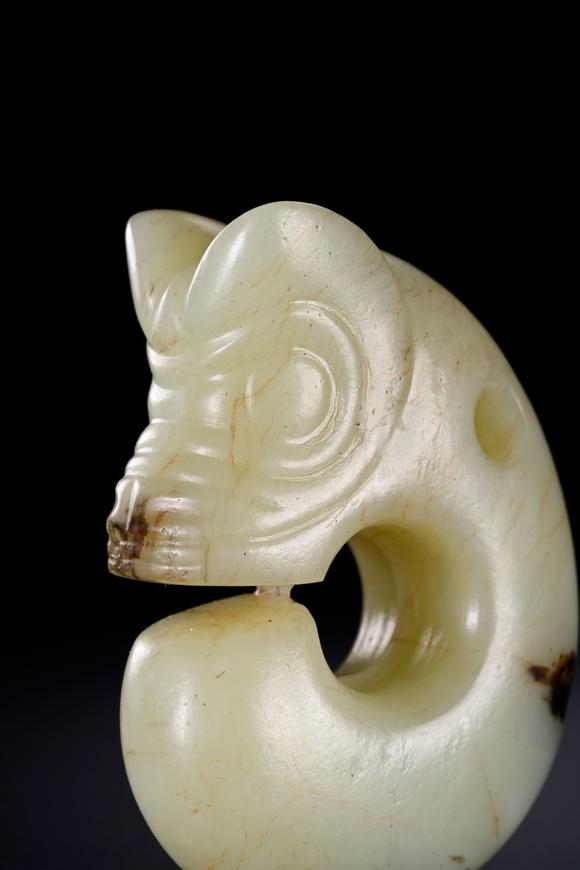 HUNG YUN ZHAI AUCTION HOUSE INCPre-Ming Dynasty Jade Pig-Dragon