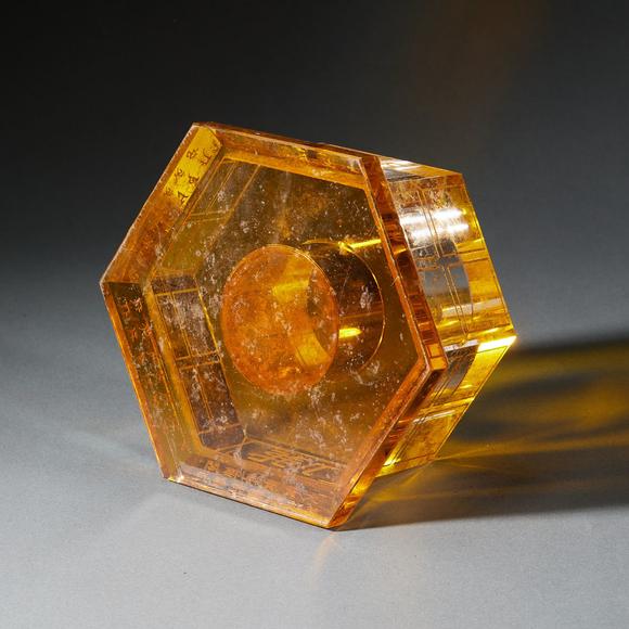 億品兆富株式會社（AALPZF）水晶 舍利塔