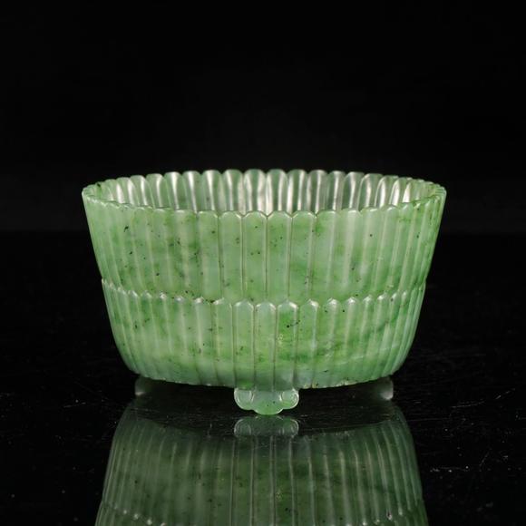 藝是拍賣清·和田碧玉菊瓣紋三足水洗