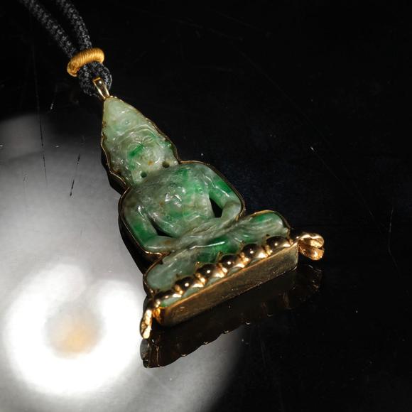 藝是拍賣清·18K金鑲翡翠佛牌
